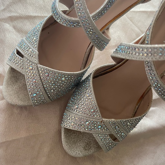 DELICACY| Women’s Fantastic 90 Rhinestone Party Heel Silver Iridescent Size 8.5 - Picture 4 of 11